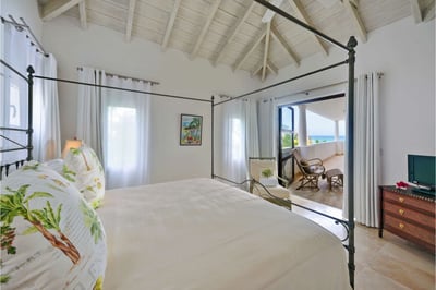 Luxury Villa Photo #23