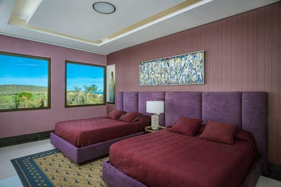 Luxury Villa Photo #35