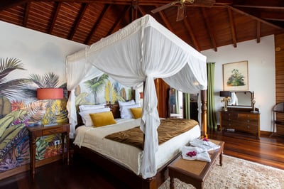 Luxury Villa Photo #26