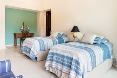 Luxury Villa Photo #61