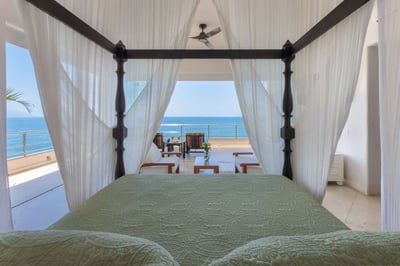 Luxury Villa Photo #39