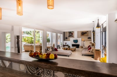 Luxury Villa Photo #12