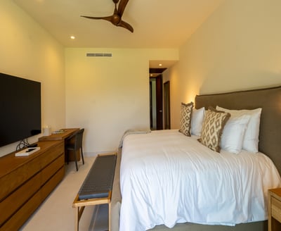 Luxury Villa Photo #17