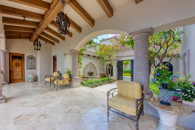 Luxury Villa Photo #25