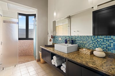 Luxury Villa Photo #29