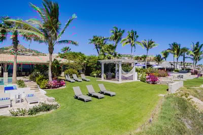 Luxury Villa Photo #4