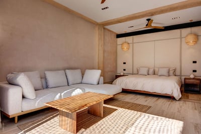 Luxury Villa Photo #43