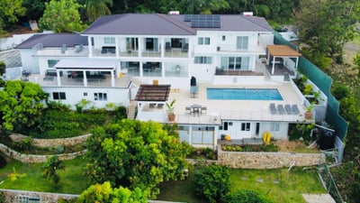 Luxury Villa Photo #2