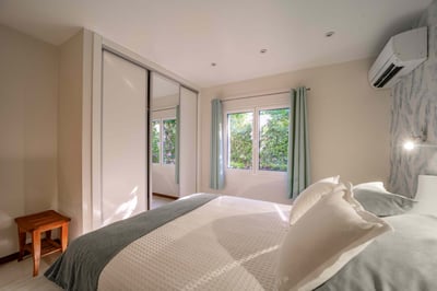 Luxury Villa Photo #16