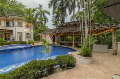 Luxury Villa Photo #8