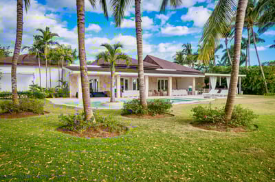 Luxury Villa Photo #2