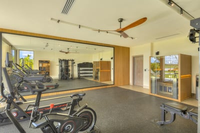 Solara – Lakefront Luxury with Gym, Sauna & Sunset
