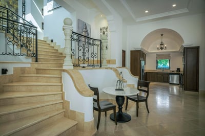 Luxury Villa Photo #19