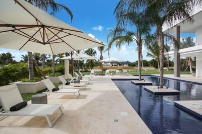 Luxury Villa Photo #3