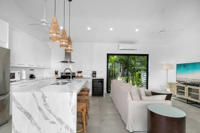 Luxury Villa Photo #9