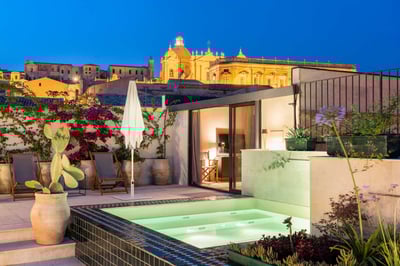Luxury Villa Photo #15
