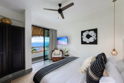 Luxury Villa Photo #27