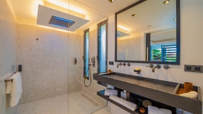 Luxury Villa Photo #45
