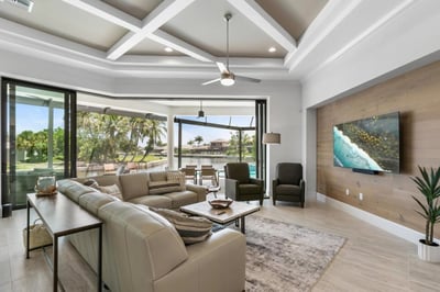Luxury Villa Photo #9