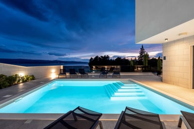 Luxury Villa Photo #11