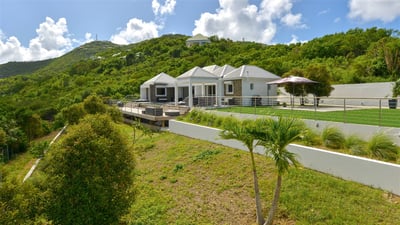 Luxury Villa Photo #2