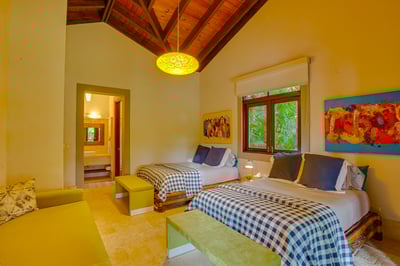 Luxury Villa Photo #43