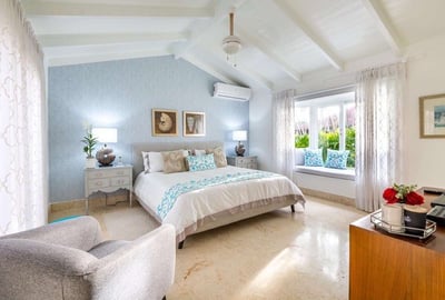 Luxury Villa Photo #12
