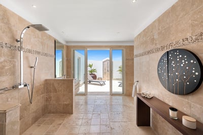 Luxury Villa Photo #42