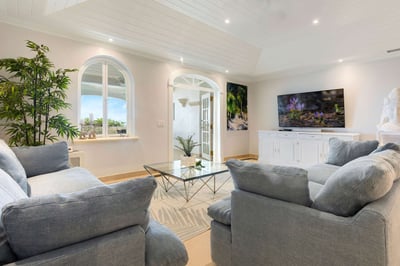 Luxury Villa Photo #8
