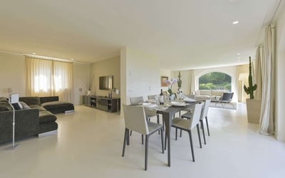 Luxury Villa Photo #19