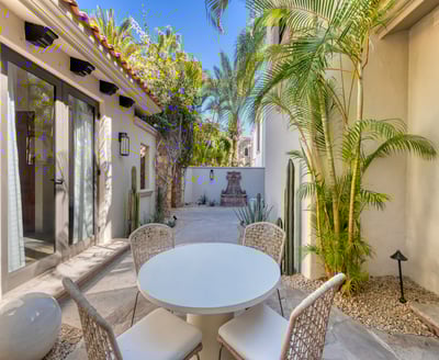 Luxury Villa Photo #30