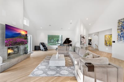 Luxury Villa Photo #15