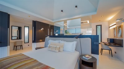 Luxury Villa Photo #31