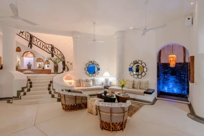 Luxury Villa Photo #20