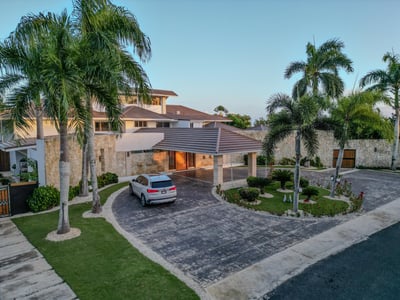 Luxury Villa Photo #28