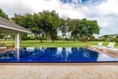Luxury Villa Photo #6