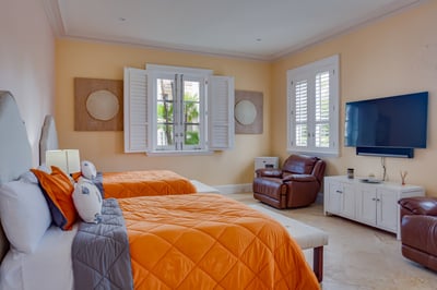Luxury Villa Photo #47