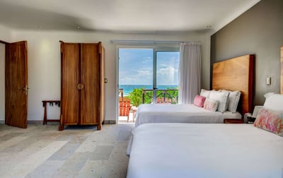 Luxury Villa Photo #23