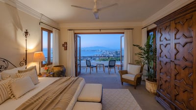 Luxury Villa Photo #36
