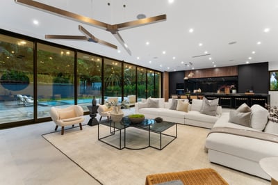 Luxury Villa Photo #28