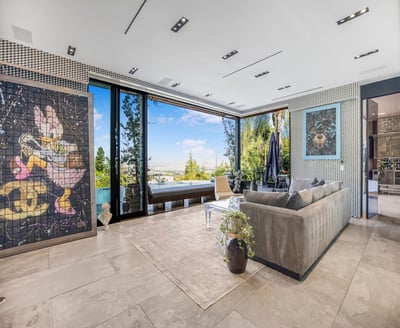 Luxury Villa Photo #25