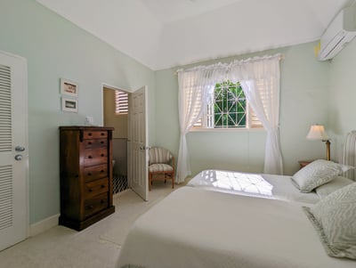Luxury Villa Photo #17