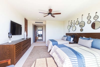 Luxury Villa Photo #13