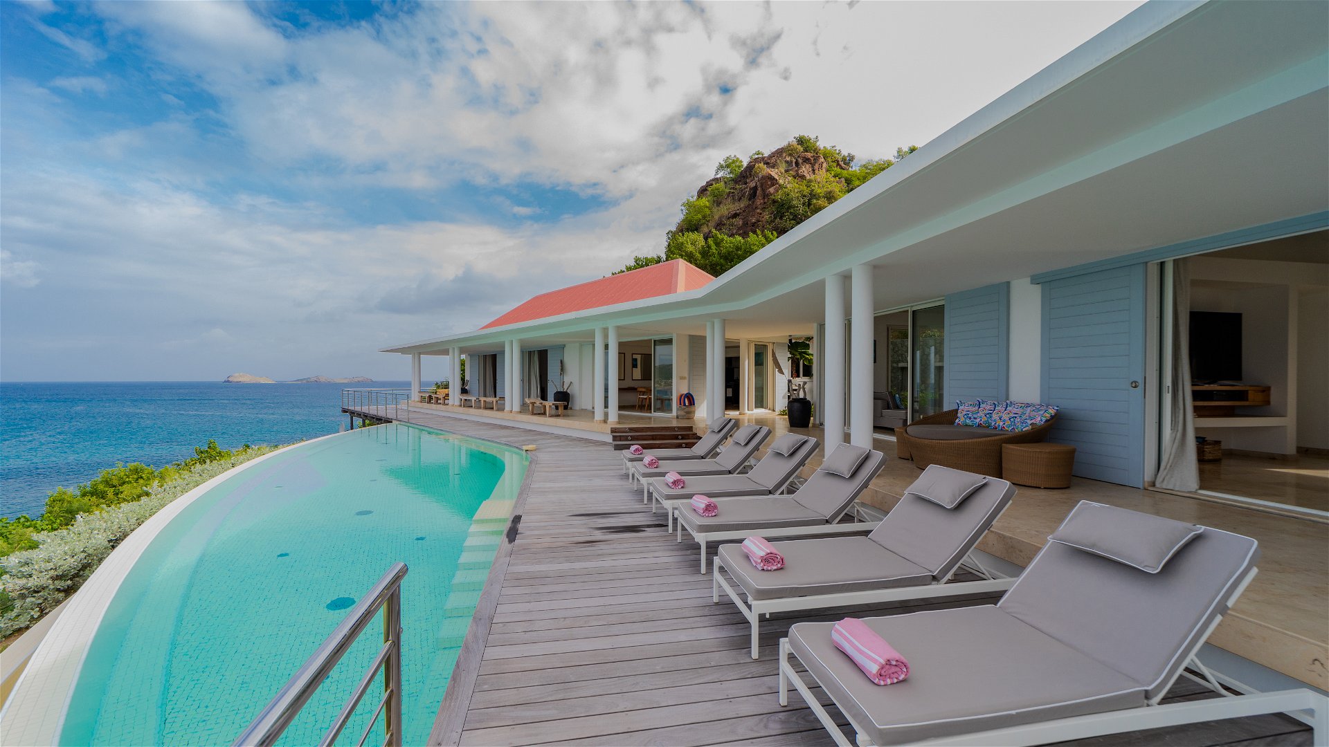 Saint Jean,Reef Point