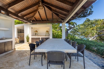 Luxury Villa Photo #17