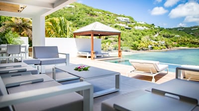 Outdoor Lounge