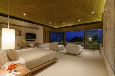 Luxury Villa Photo #35