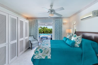 Luxury Villa Photo #16