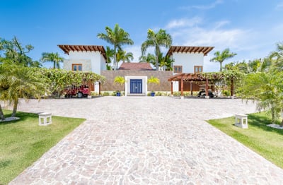 Luxury Villa Photo #22