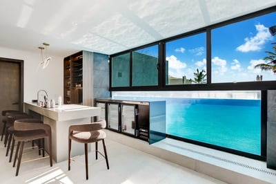 Luxury Villa Photo #32